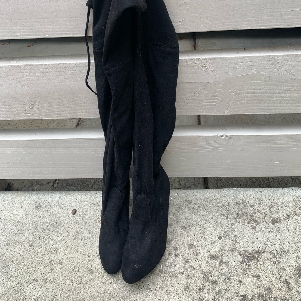 LSTEVE MADDEN THIGH-HIGH SUEDE BOOTS.